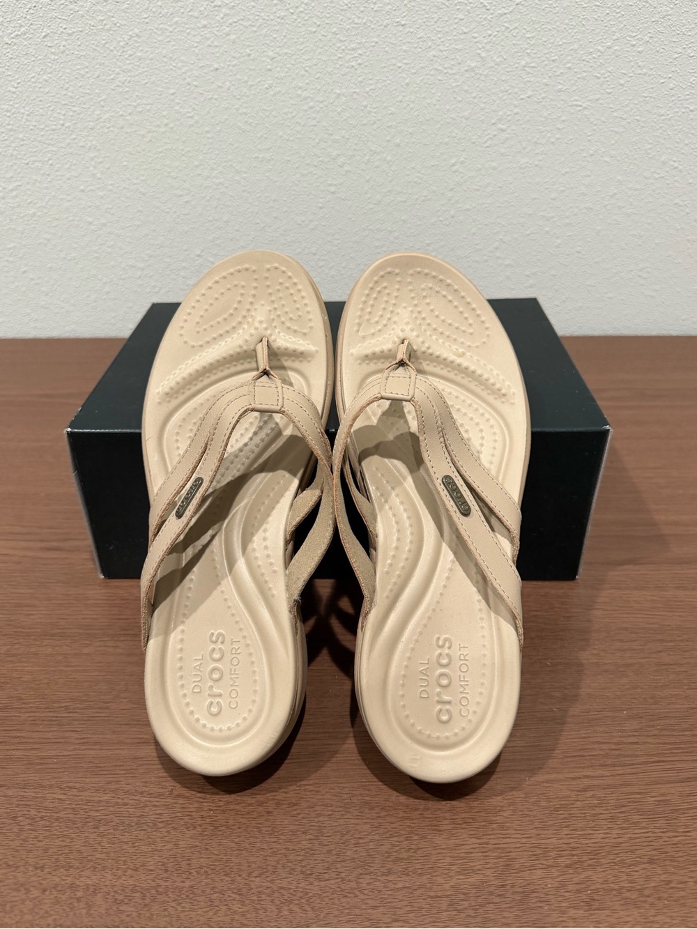 Crocs Women’s Beige Dual Comfort Thong Sandals Size 8